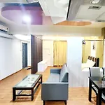 Holiday Hostel Klcc